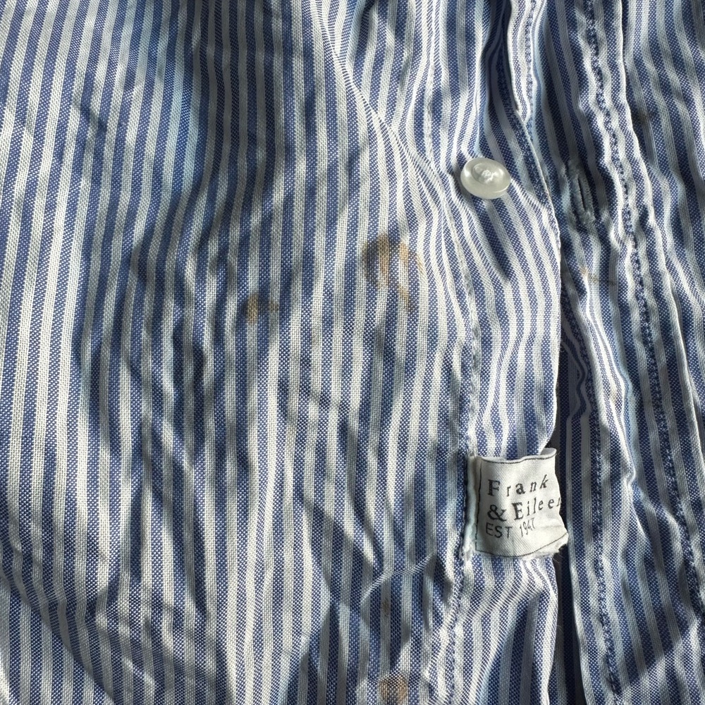 Frank & Eileen shirt. M . Blue and white stripe.